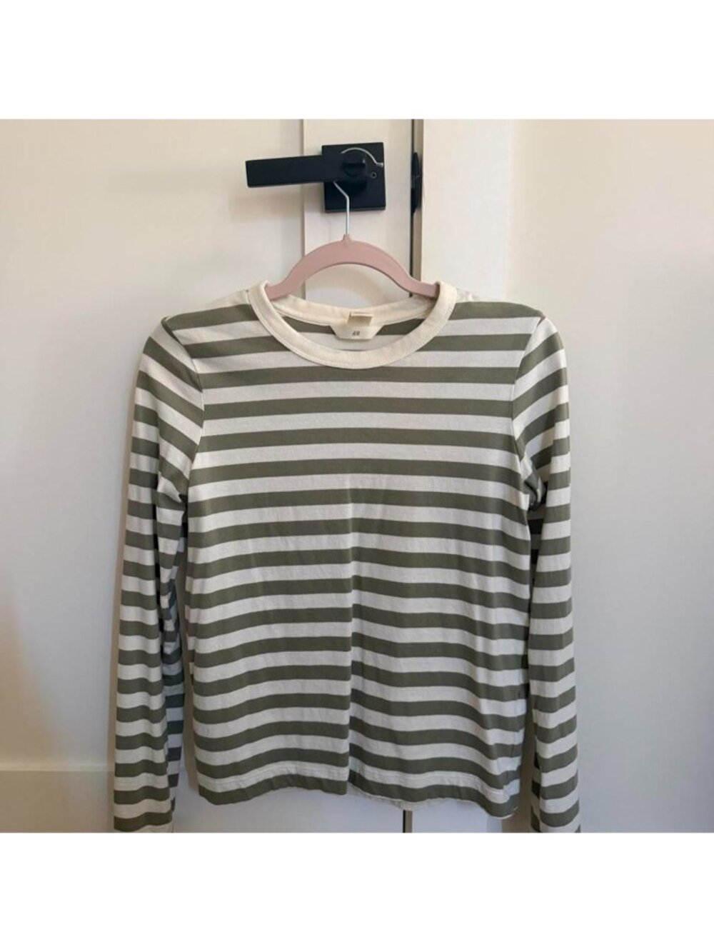 H&M green and white horizontal striped long sleeve shirt #stripes #basics